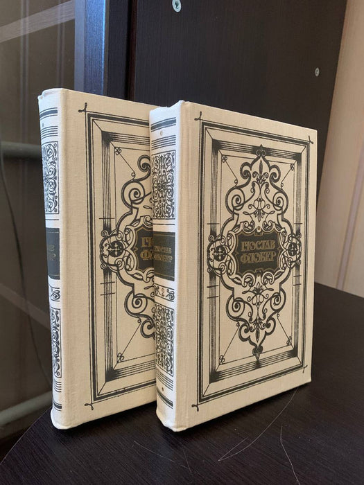 Том 1 
«Пані Боварі»
«Саламбо»
Том 2
«Виховання почуттів»
«Спокуса Святого Антонія»
«Проста душа»
«Продіада»
«Лексикон прописних істин»